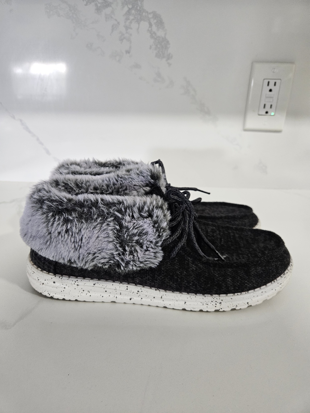 Hey Dude Wendy Fold Faux Fur Lined Slip on Women's Shoe Gray Size 10 Cozy Casual